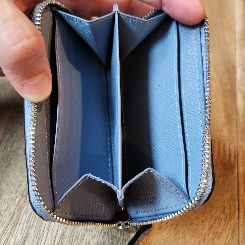 Coach Light Blue Leather Card Holder - Picture 4 of 5